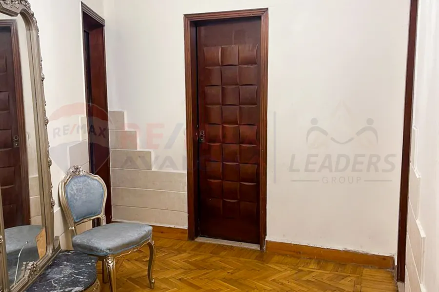 شقة للبيع 140 م كيلوباترا (علي البحر مباشرة)