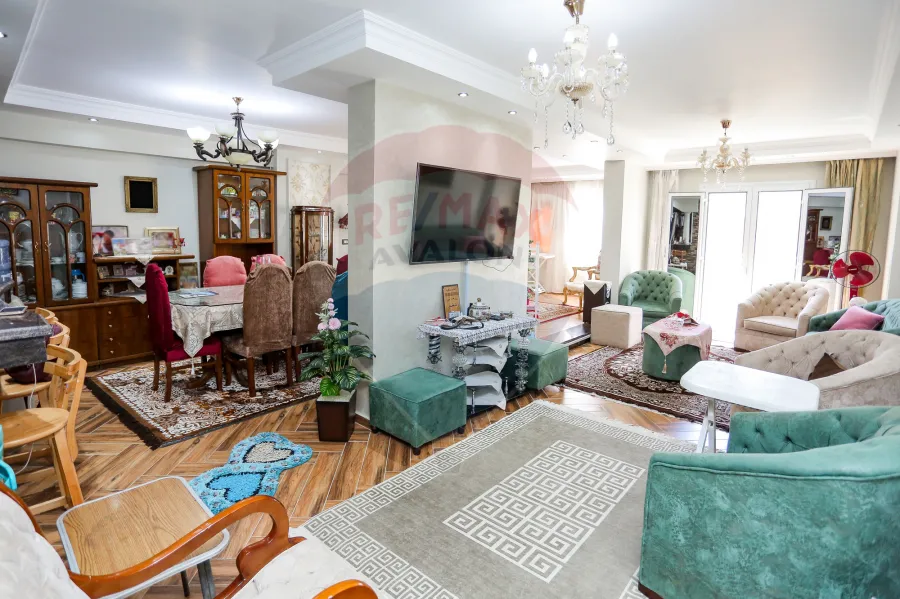 شقة للبيع 170 م سموحة (توت عنخ امون)