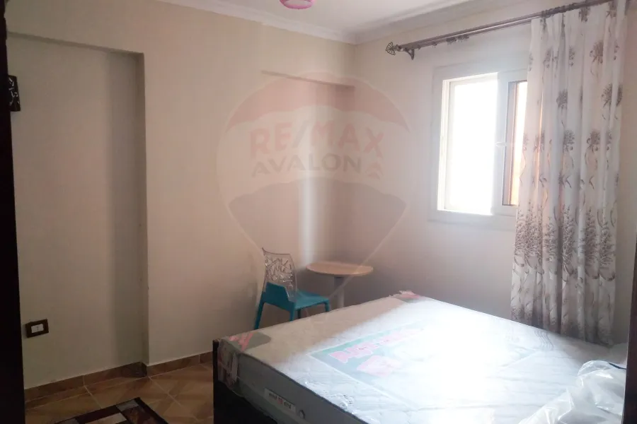 شقة للإيجار المفروش 110م الازاريطة (متفرع من شارع شامبليون)