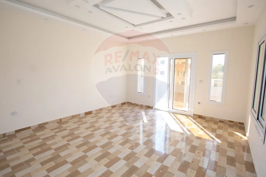 فيلا ستاند الون للبيع كينج مريوط (خلف المعهد العالي بالكينج) 500 م