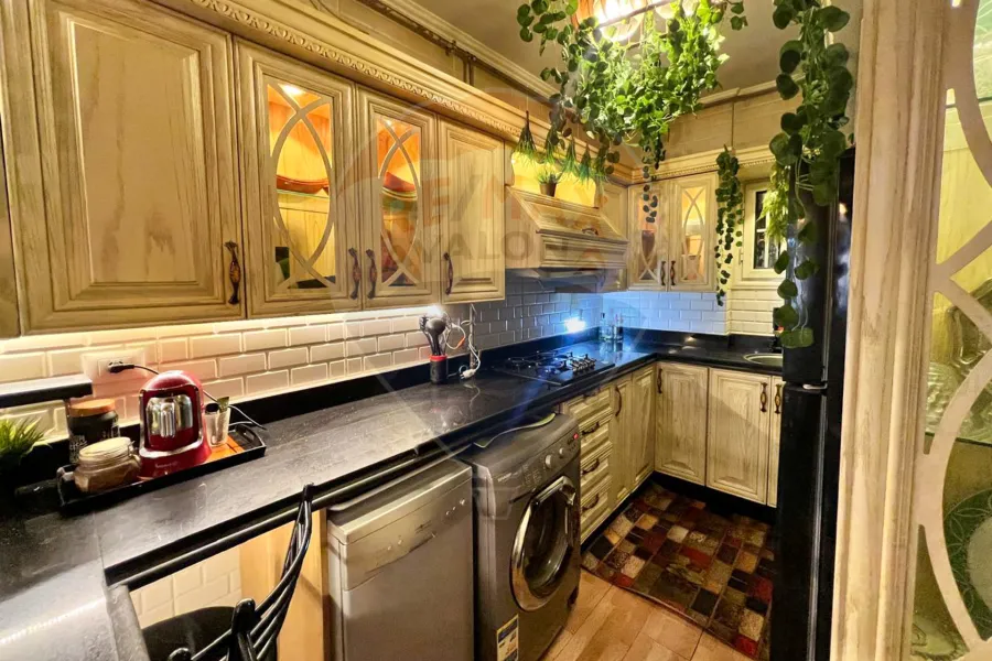 شقة للايجار المفروش127 م لوران (ش أبو قير)