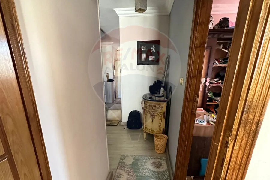 Apartment for sale 135 m Moharam Bek (Zein El Abidin St.)