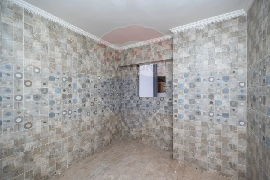 شقة للبيع 125 م المعمورة الشاطئ (كومباوند la vie - عزيز شنوده)