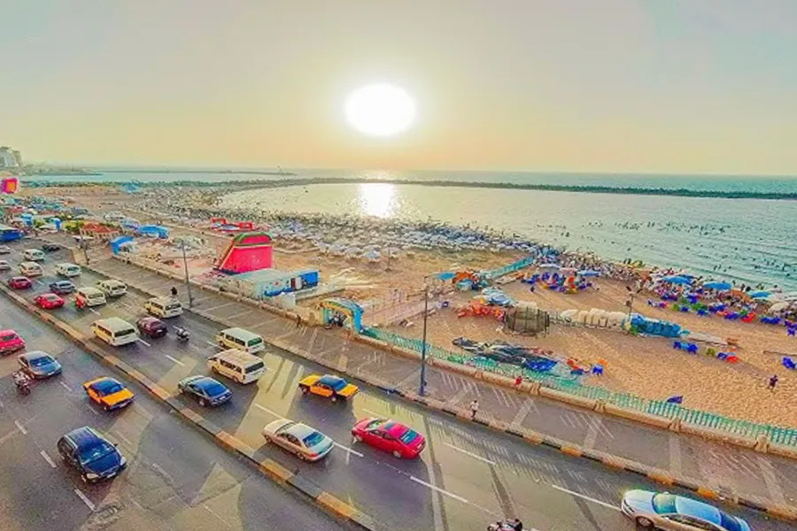 محل للبيع 85 م سيدي بشر (على البحر مباشرة)