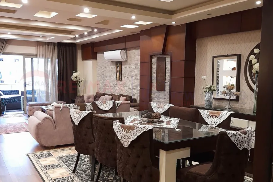 شقة للبيع 205 م السرايا (بجوار شاطئ المحروسة)