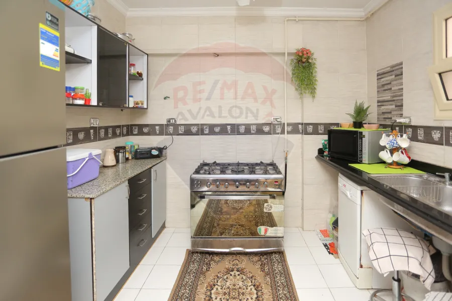 Furnished apartment for Rent 175 m Zezinia (Steps from Abo Qir st.)