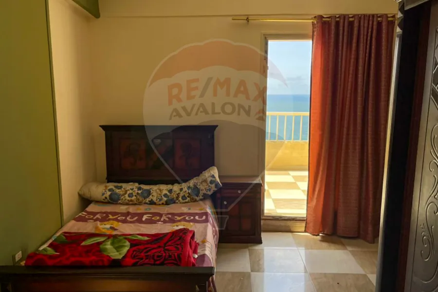 دوبلكس للبيع 190 م ميامي ( علي البحر مباشرة )