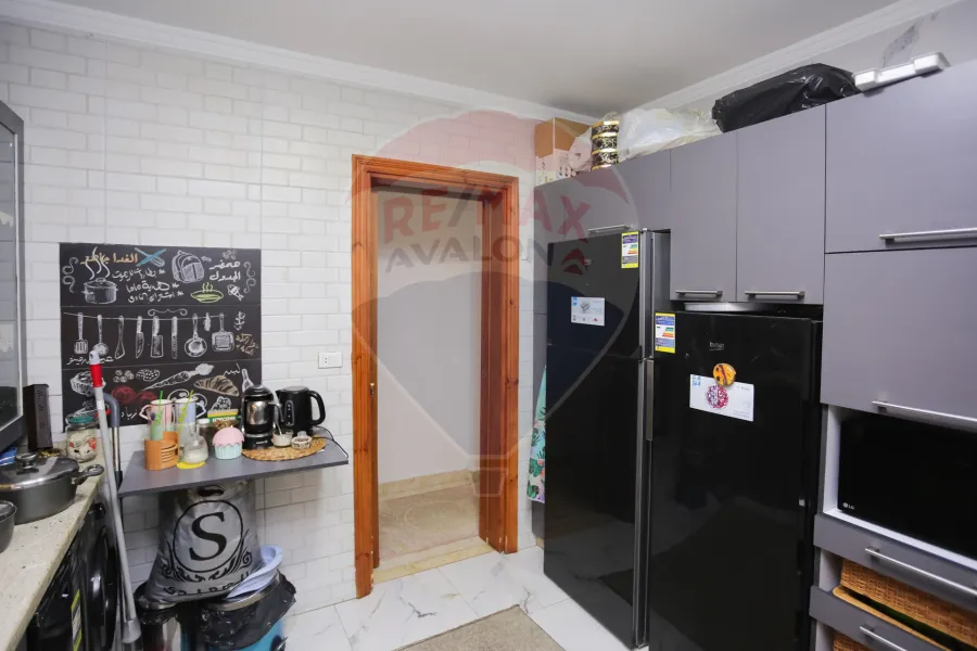 شقة للبيع 190 م سيدي بشر (ثاني نمرة من ش جمال عبد الناصر)