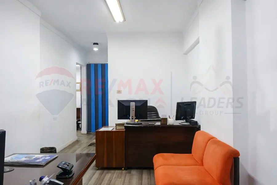 مقر اداري للبيع 110 م مصطفي كامل (أمام كيروسيز مول)