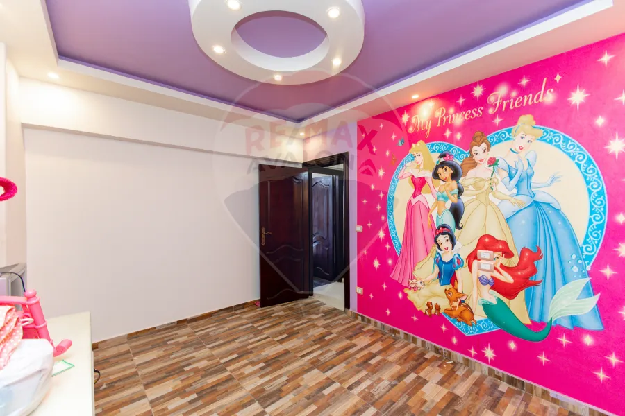 شقة للبيع 165 م فلمنج (شارع عبدالفتاح الطويل)