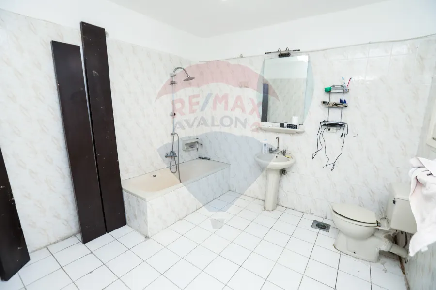 (ميزان للبيع 176 م سيدى جابر (ش بورسعيد