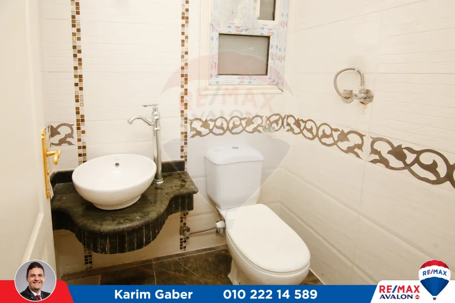 شقة للبيع 270م سموحة (منطقة الفيلات)