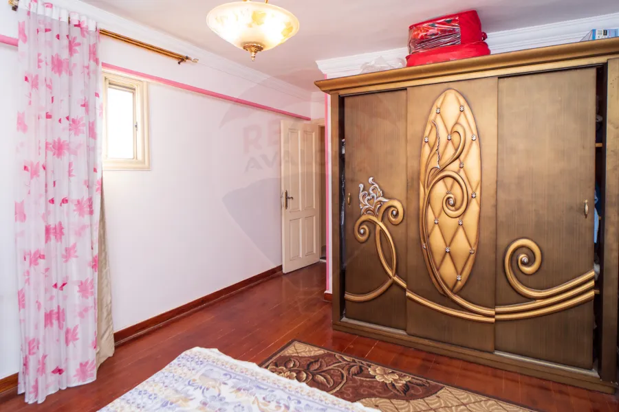 شقة للبيع 135 م محرم بك  (شارع الفردوس)