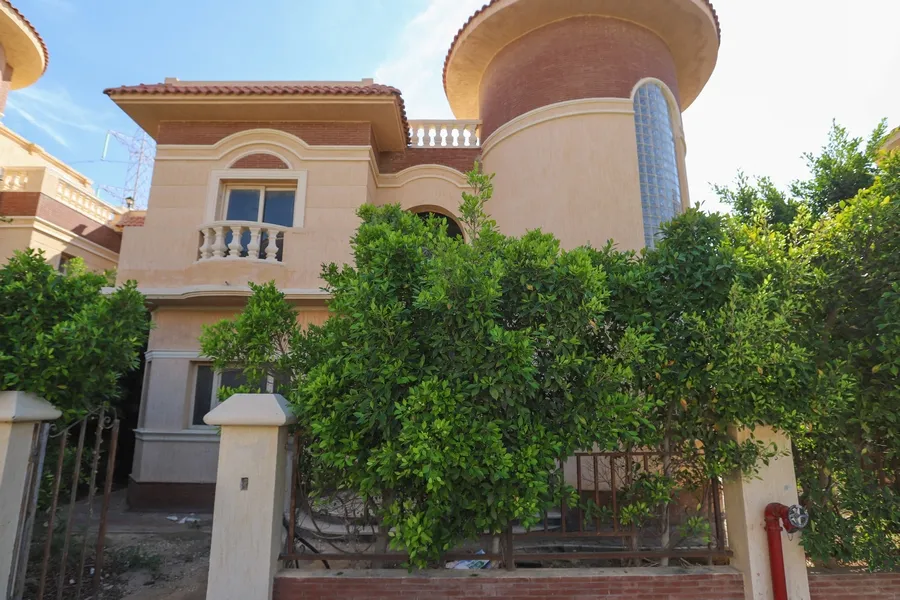 Villa 570m for Sale King Marriot (Al Orouba Compound)