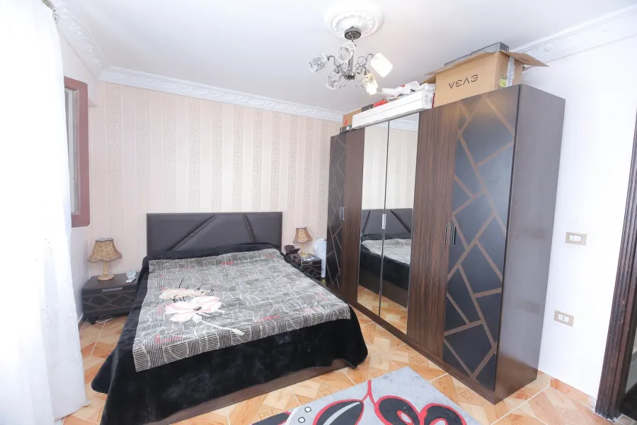 شقة للبيع 165م سموحة -خطوات من ش مصطفى كامل - منطقة فيلات