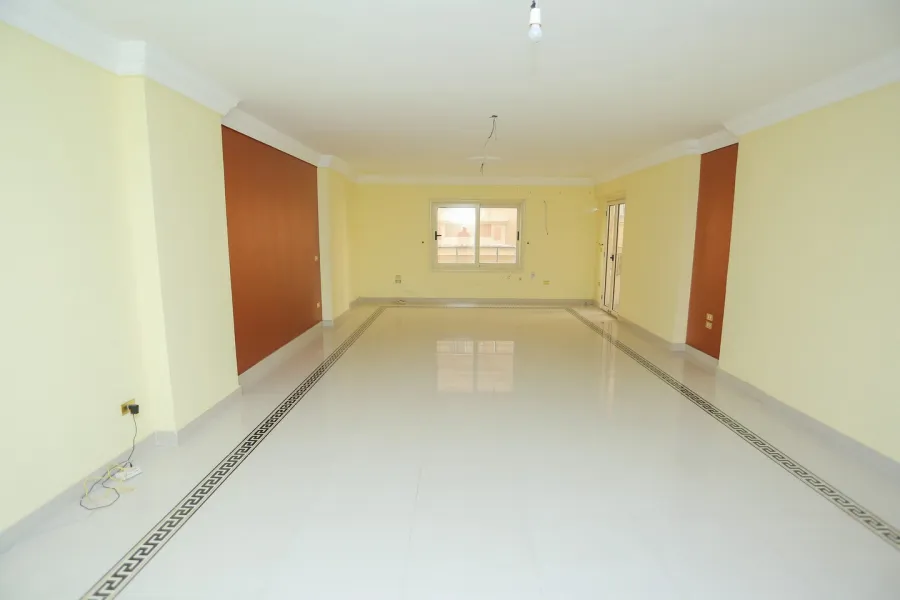 Apartment for sale 180 Kafr Abdo (Sanit Gainy St.)
