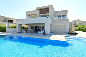 Stand Alone Villa + Cabana for sale (Hacienda Bay) - 1,400 m