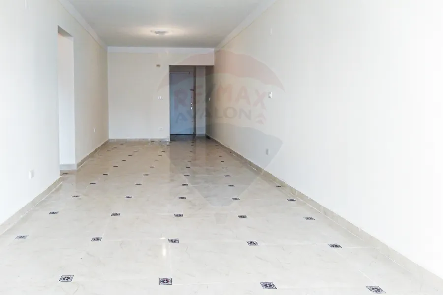 Apartment For Rent 100 m Smouha (Bahaa El-Dine Ghatwari St.)
