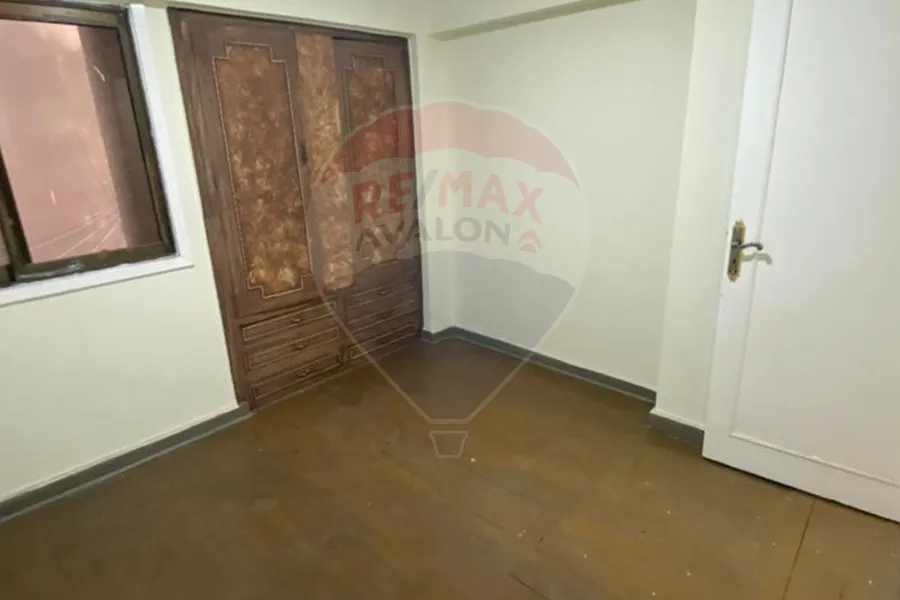 شقة إداري للإيجار 85 م  سموحة (ميدان فيكتور عمانويل)