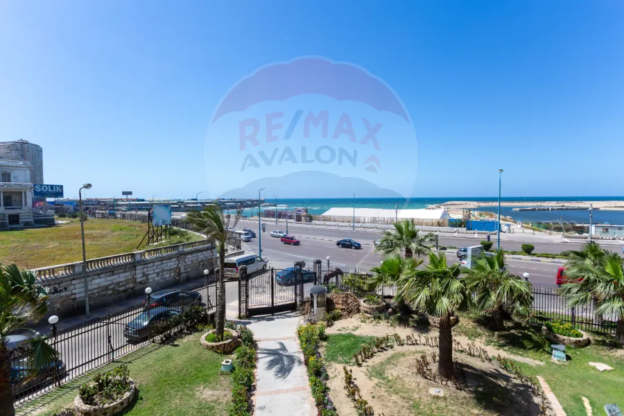 Apartment for sale 319 m Zezinia (Directly on the sea)