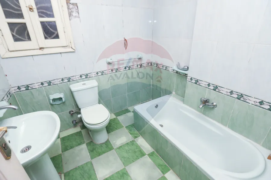 شقة للبيع 220 م ميامي (  خطوات من البحر )