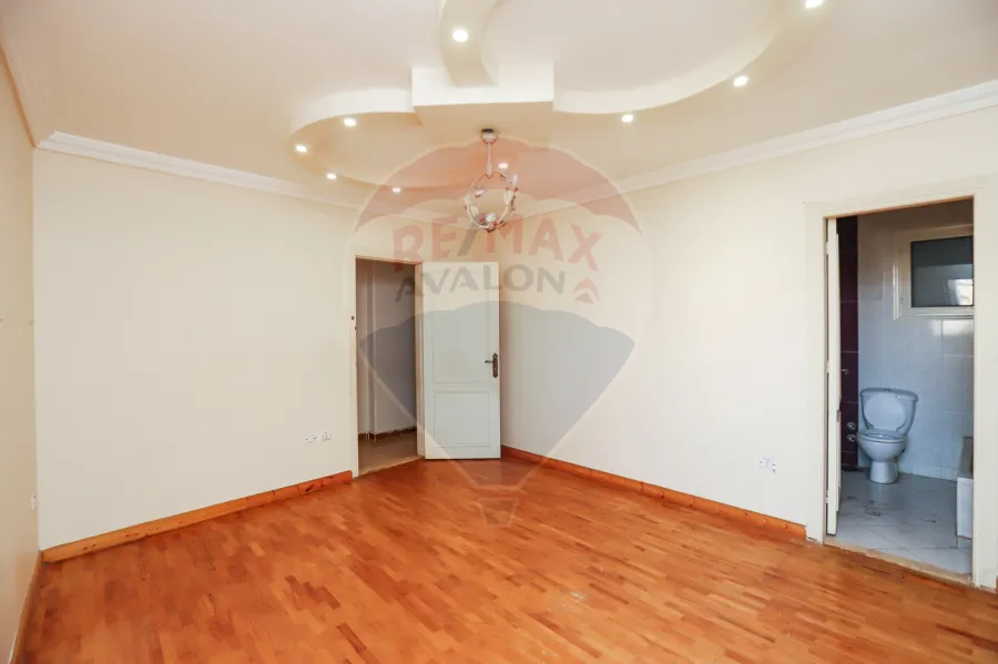 شقة للبيع 200 م كفر عبده ( ش سكينة بنت حسين)