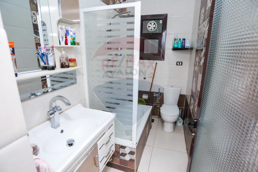 شقة للبيع 100م  صافي ميامي  (خطوات من اسكندر ابراهيم )