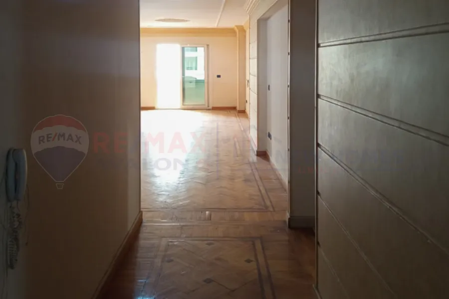 شقة للايجار 170 م سموحة ( ش فوزي معاذ )