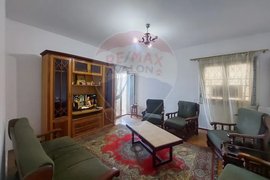 Furnished apartment for rent 120 m Gleem (Directly on the sea)