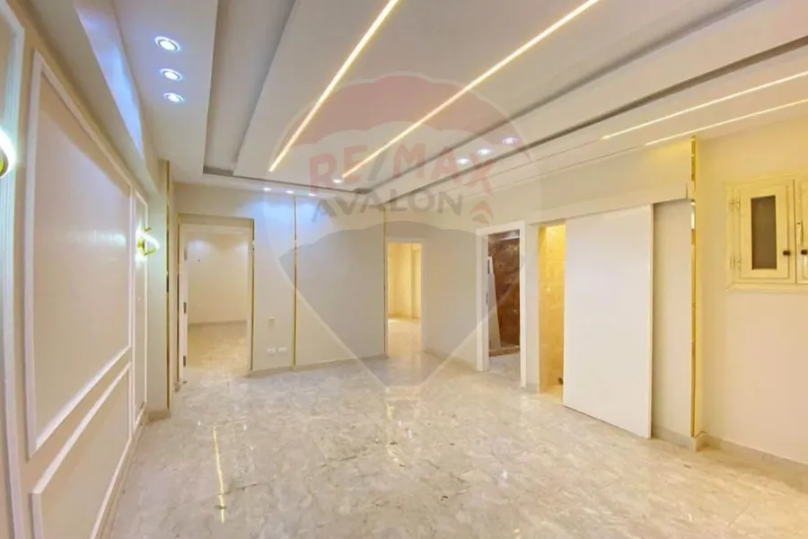 شقة للبيع 135 م سابا باشا (خطوات من البحر)