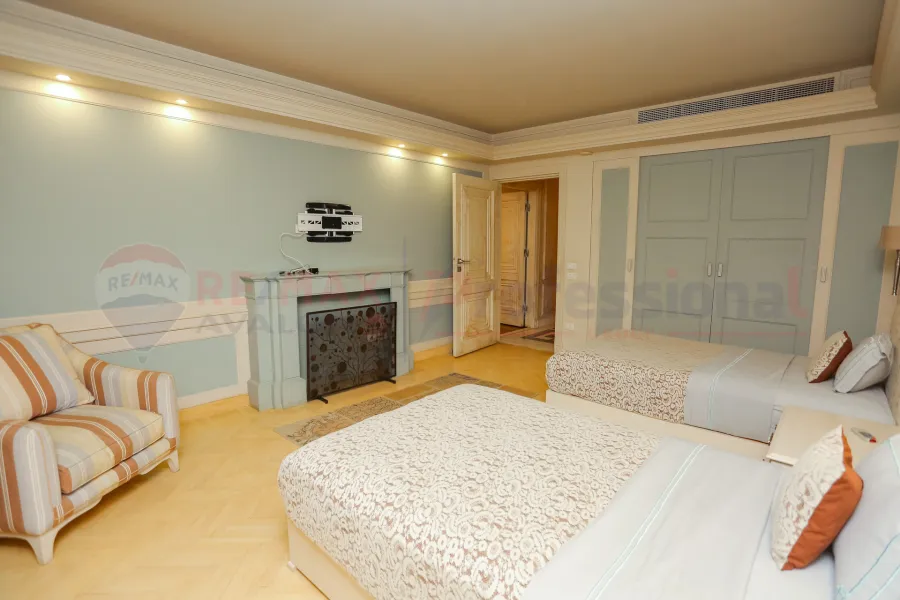 Apartment for sale 600 m San Stefano (Al-Nahhas Building - directly on the sea)