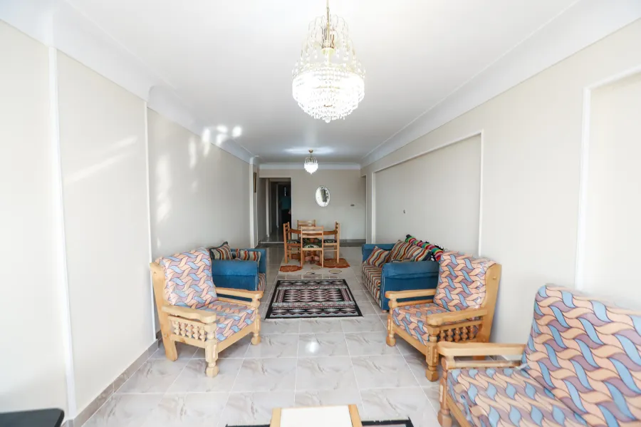 شقة للايجار 138 م سموحة ( طريق 14 مايو - جرين بلازا )