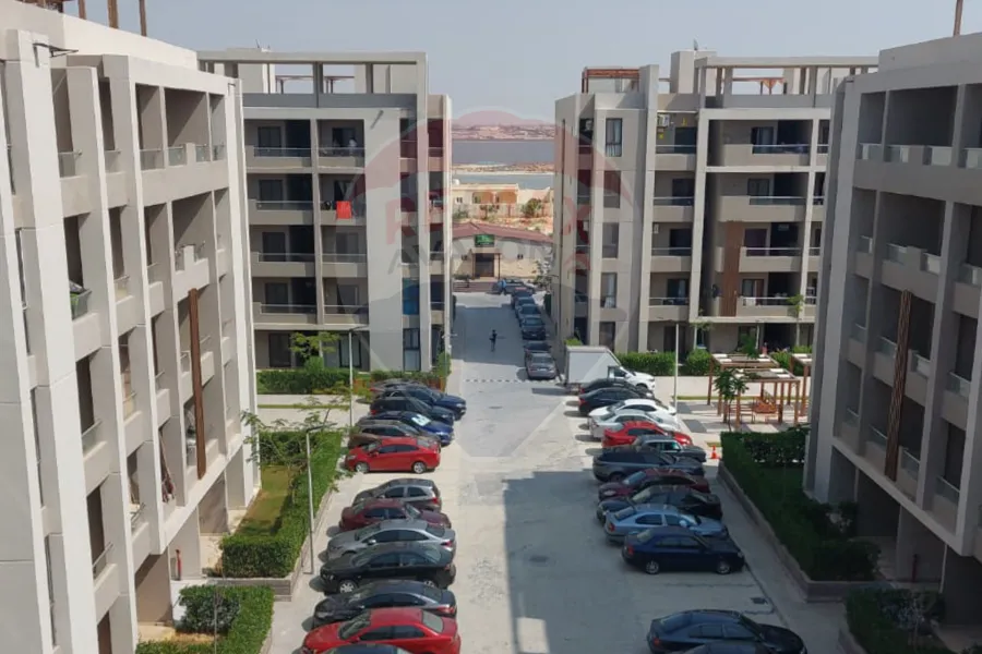 شاليه + روف للبيع الساحل (جراند هيلز) 55 م