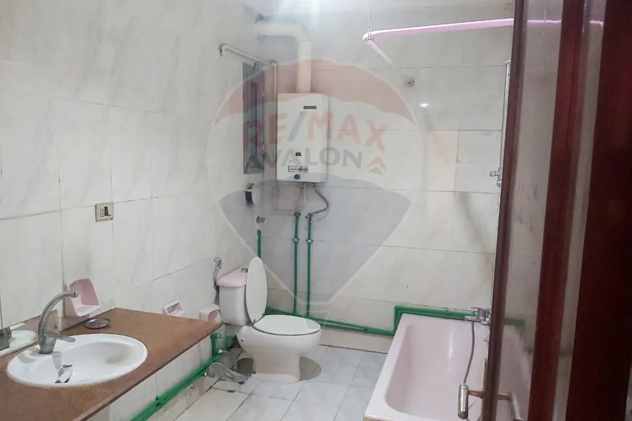 شقة للبيع 220 م بولكلي (ش ابو قير)