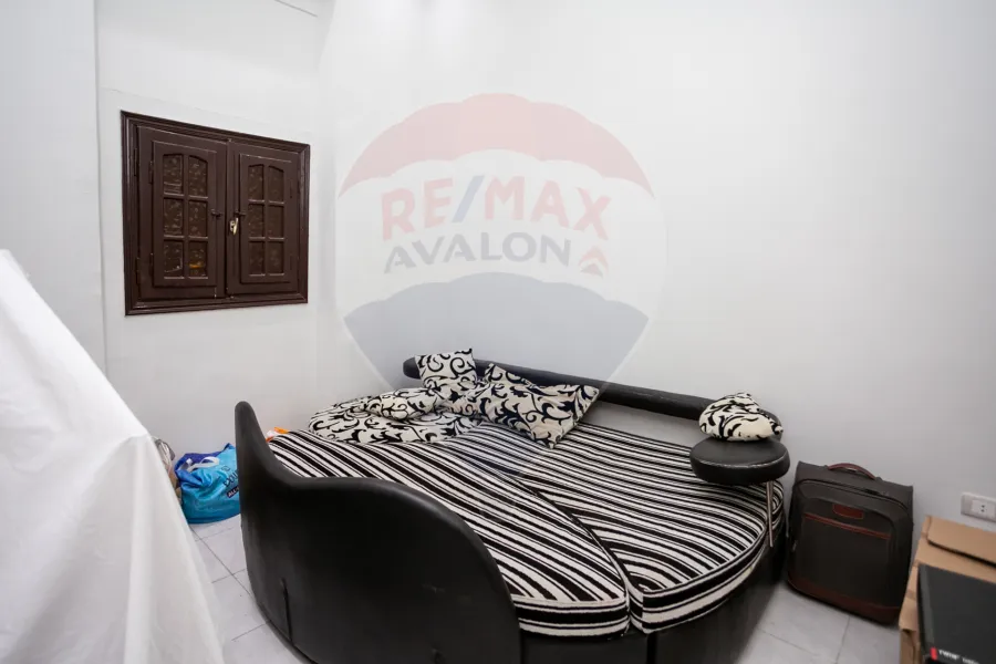 شقة بروف للايجار المفروش 400 م الازاريطة (خطوات من كلية طب الأسنان