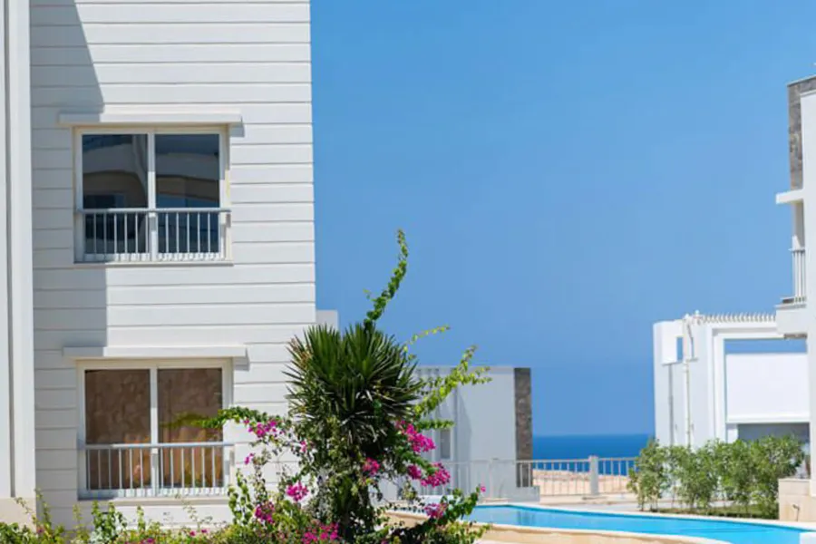 شاليه بروف للبيع (سي فيو - رأس الحكمة) 105 م