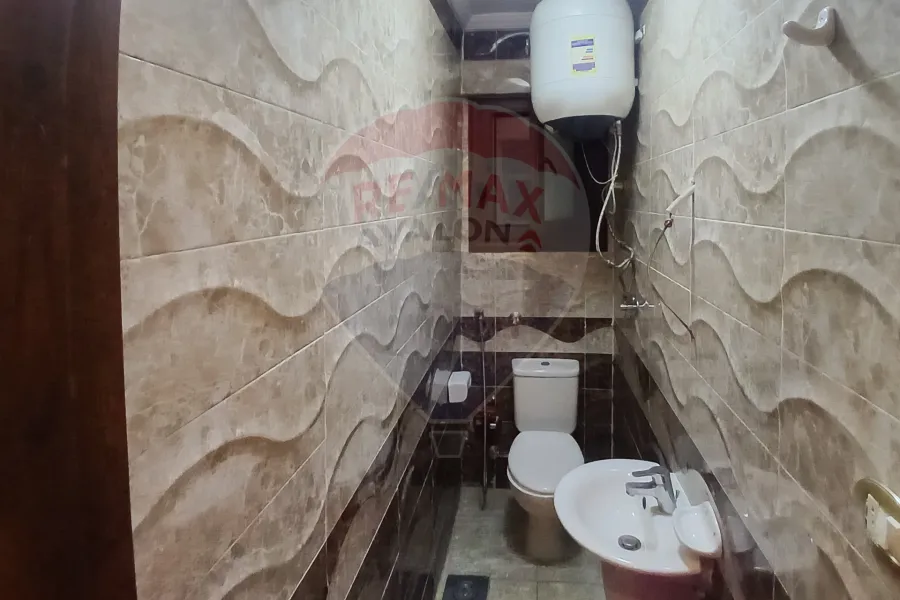 شقة للبيع 150 م كامب شيزار (ش محمد فؤاد جلال)