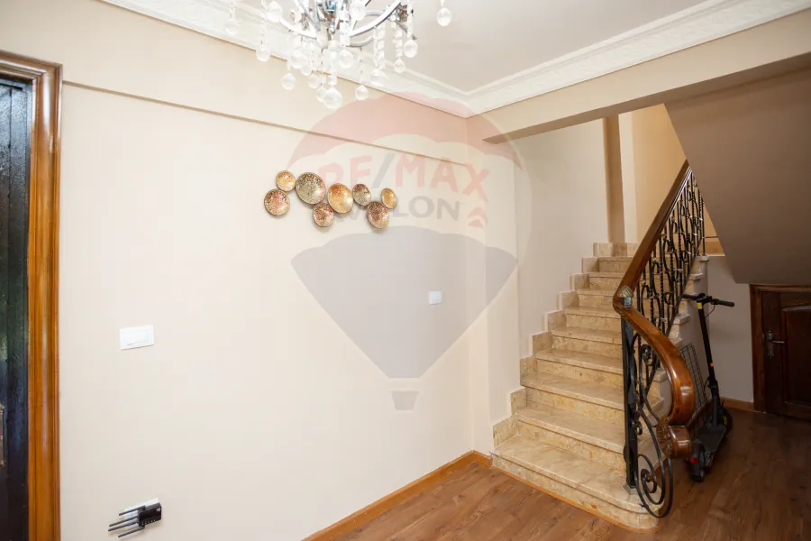 Villa for sale 425 m King Mariout (Lakeside Compound)