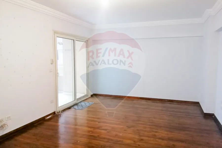 شقة للإيجار 270 م سموحة (شارع الصفا- فيو قصر الاميره فوزيه)