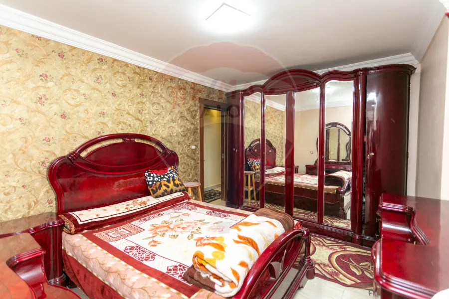 شقة للبيع  150 م كامب شيزار ( بجوار مستشفى الأنباتكلا )