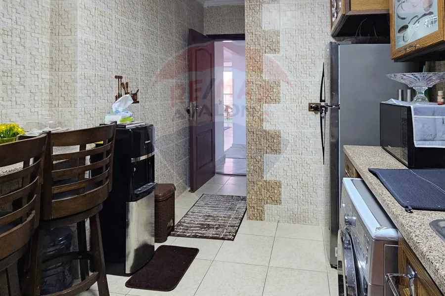 شقة للبيع 165 م لوران (خطوات من ش شعراوي)