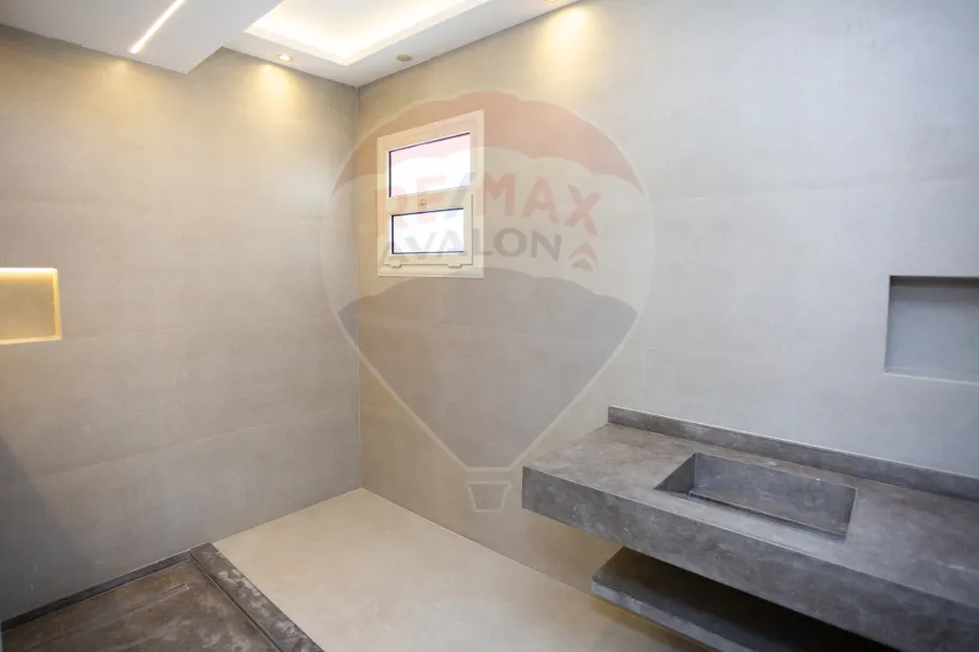 شقة للبيع 160 م العصافرة (بحر مباشر)