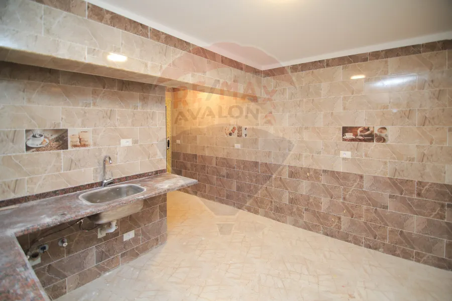 شقة للبيع 200 م سموحة (بجوار كوبري 14 مايو)