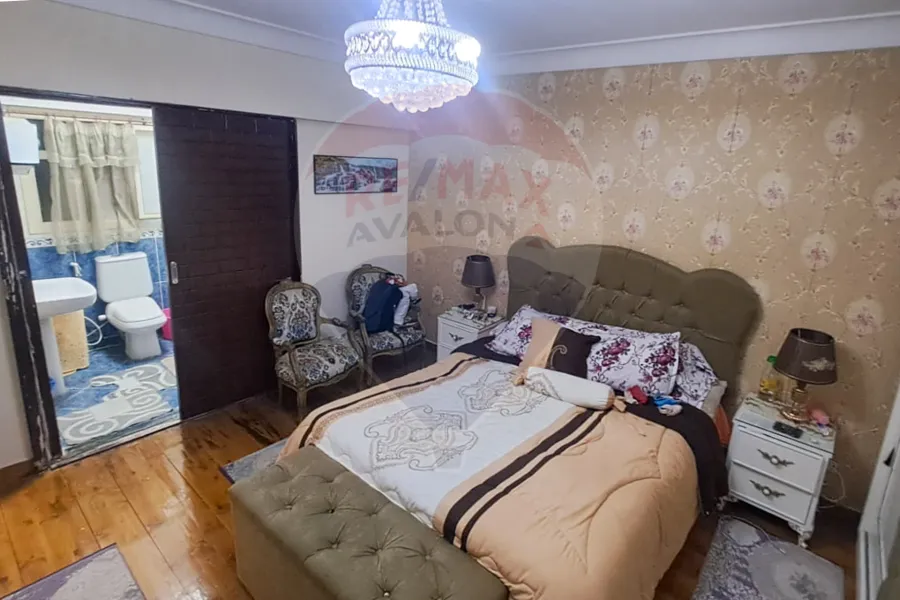 Apartment for sale 155 m Zizinia (steps from Abu Qir St.)