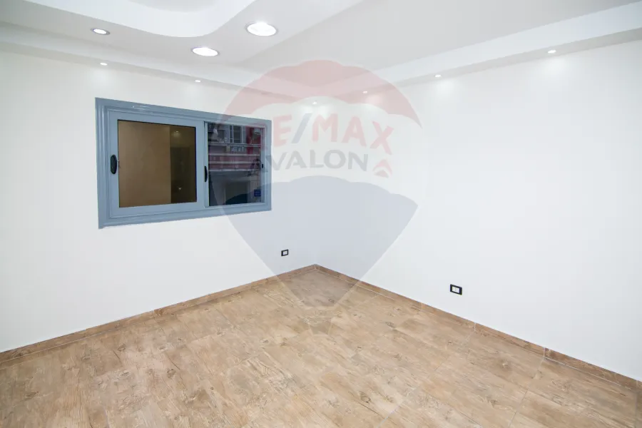 Administrative unit for rent 130 m Moustafa Kamel (directly on the tram)