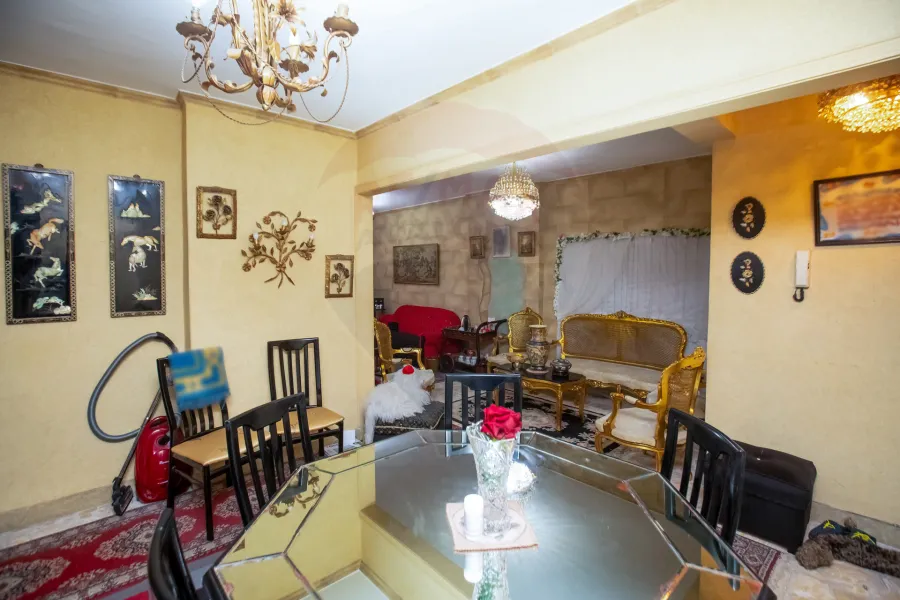 شقة للبيع 105م رشدي (ش احمد شوقي)