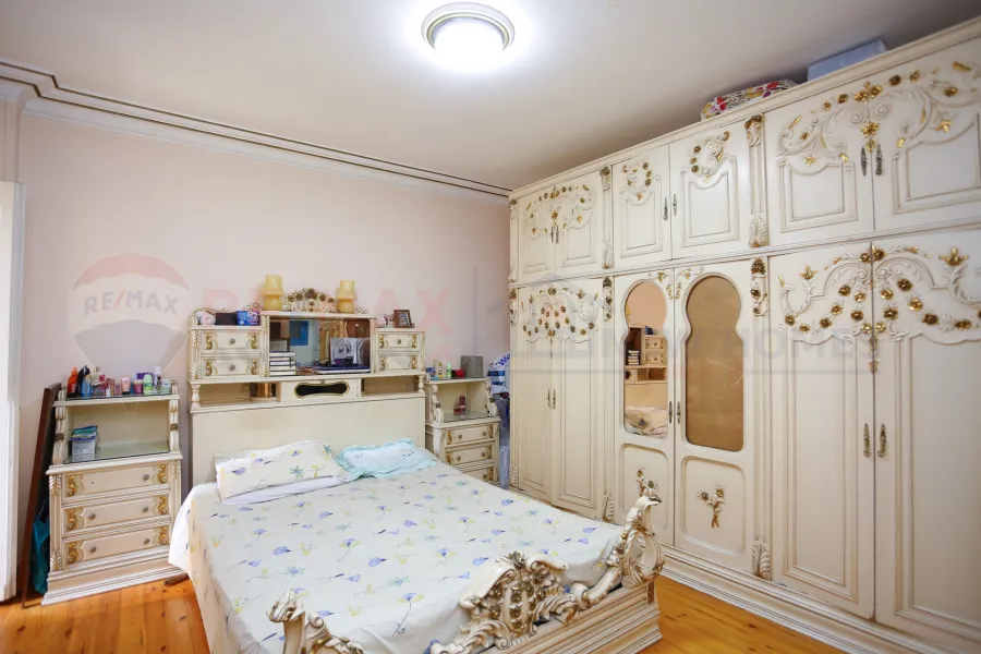 شقة للبيع 215 م كفر عبده (ش ابراهيم راجي)