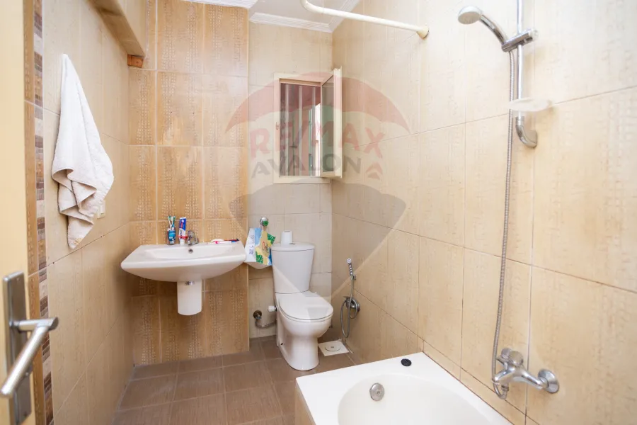 Apartment for sale 142 m Kafr abdou (Skina bnt elhoussin St.)