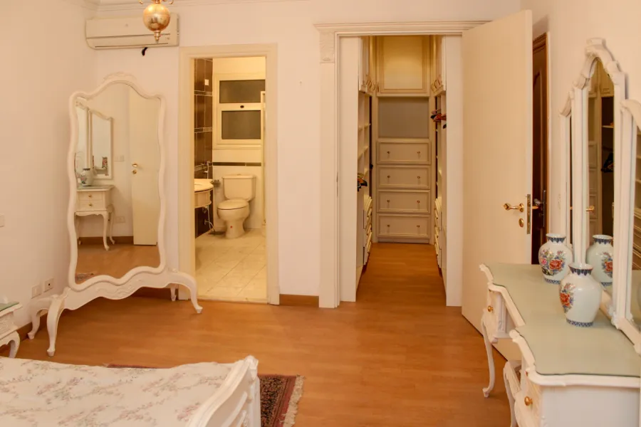 شقة مفروش للايجار 250م بسموحة (ش البرت الاول)