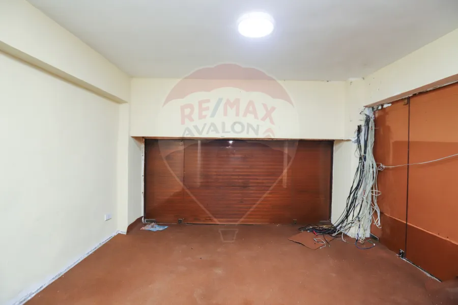 محل للبيع 430 م محطه الرمل (متفرع من ش صفية زغلول)